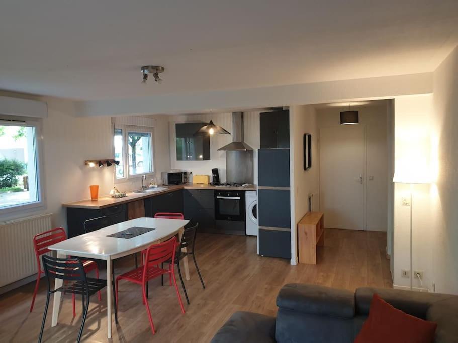 アヌシー62 M2 Rez De Jardin, Terrasse , 6 Lits Et Parkingアパートメント エクステリア 写真